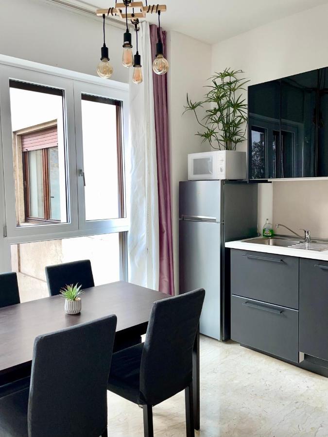 The White House, Modern Apartment In Center Milano Esterno foto