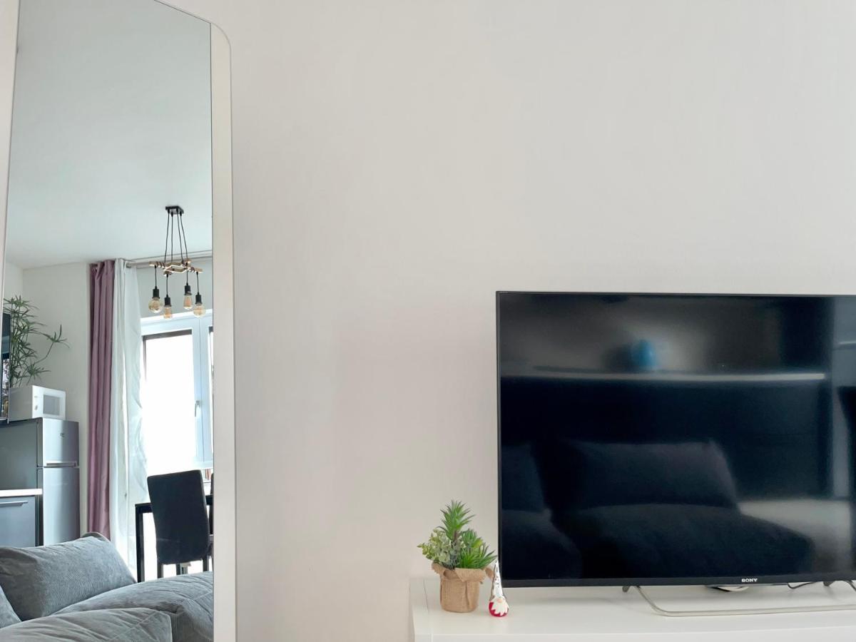 The White House, Modern Apartment In Center Milano Esterno foto