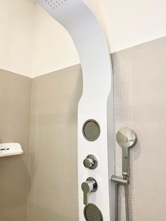 The White House, Modern Apartment In Center Milano Esterno foto